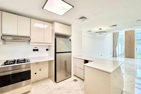 2 bedrooms Townhouse in Dubai Land, UAE No. 199685 8
