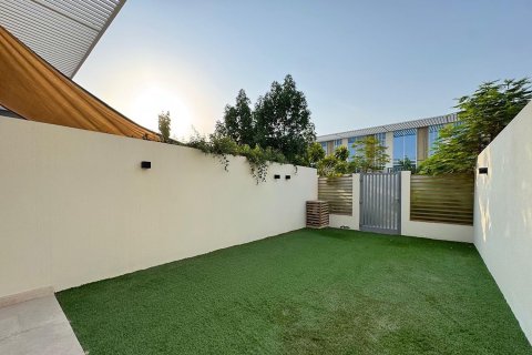 2 bedrooms Townhouse in Dubai Land, UAE No. 199685 13