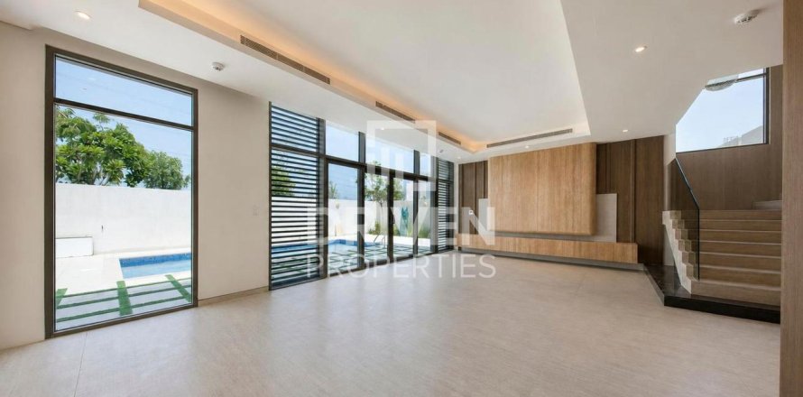 4 bedrooms Villa in District One, UAE No. 204576