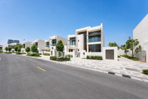 4 bedrooms Villa in District One, UAE No. 204577 4