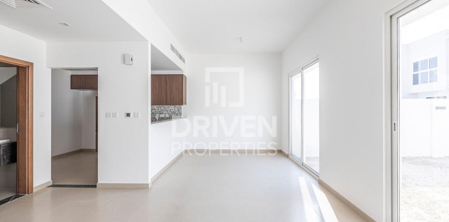 Townhouse de 3 chambres à Arabella Townhouses, UAE No. 204580