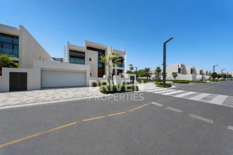 4 bedrooms Villa in District One, UAE No. 204575 30