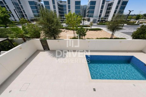 4 bedrooms Villa in District One, UAE No. 204575