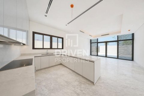 4 bedrooms Villa in District One, UAE No. 204575 14