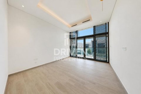 4 bedrooms Villa in District One, UAE No. 204575 9