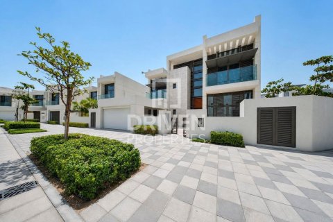 4 bedrooms Villa in District One, UAE No. 204575 29