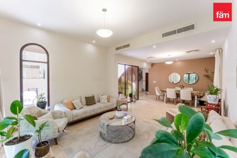 4 bedrooms Townhouse in Dubai, UAE No. 162605