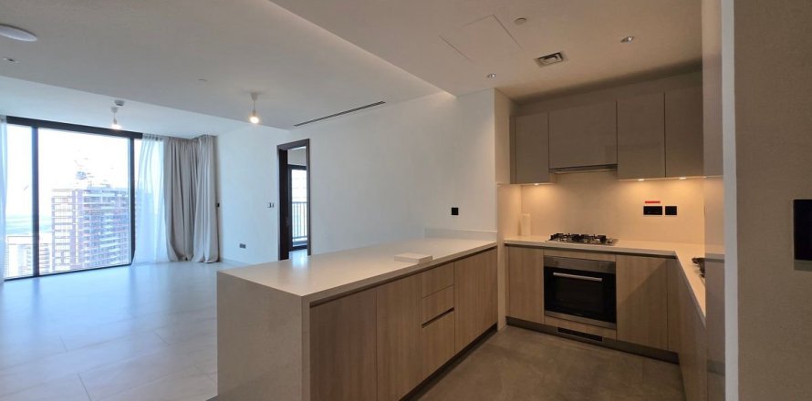 2 bedrooms Apartment in Dubai, UAE No. 166003