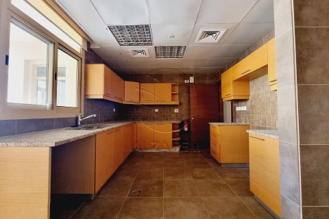 3 bedrooms Townhouse in Abu Dhabi, UAE No. 91130 22
