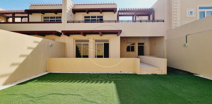 3 bedrooms Townhouse in Abu Dhabi, UAE No. 91130