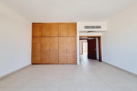 3 bedrooms Townhouse in Abu Dhabi, UAE No. 91130 8