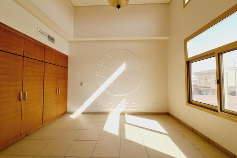 3 bedrooms Townhouse in Abu Dhabi, UAE No. 91130 15