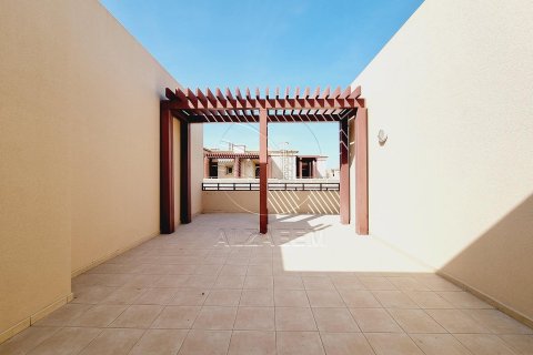 3 bedrooms Townhouse in Abu Dhabi, UAE No. 91130 9
