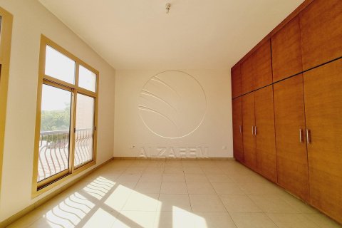 3 bedrooms Townhouse in Abu Dhabi, UAE No. 91130 17