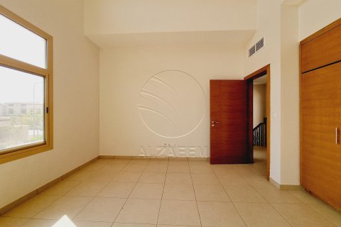 3 bedrooms Townhouse in Abu Dhabi, UAE No. 91130 12