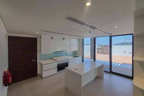 Townhouse de 4 dormitorios en Abu Dhabi, UAE No. 91127 6