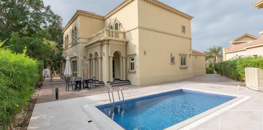 4 bedrooms Villa  No. 107915