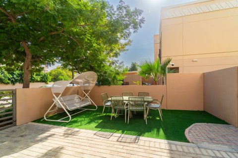 Villa de 4 dormitorios en Dubai, UAE No. 146950 15