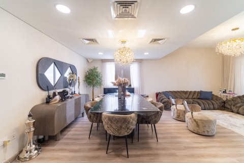 Villa de 4 dormitorios en Dubai, UAE No. 146950 4