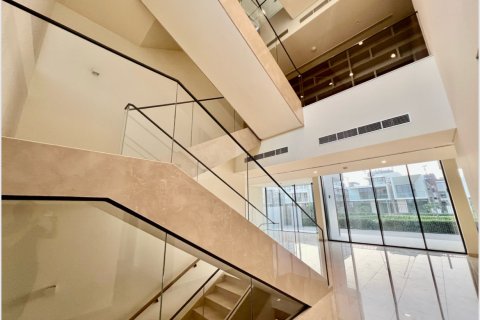 Вилла с 5 спальнями в Дубай, ОАЭ №146949 3