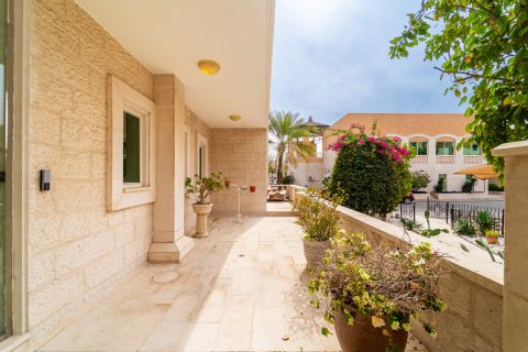 7 bedrooms Villa in Al Manhal, UAE No. 146951 14