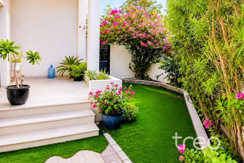 4 bedrooms Townhouse in Noor Townhouses, UAE No. 198994 4