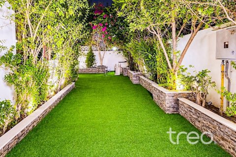 4 bedrooms Townhouse in Noor Townhouses, UAE No. 198994 3