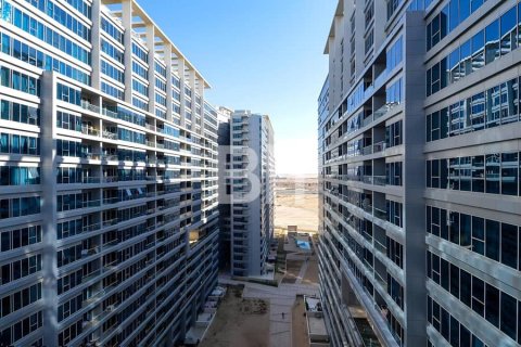 2 bedrooms Apartment in Dubai, UAE No. 172024 3