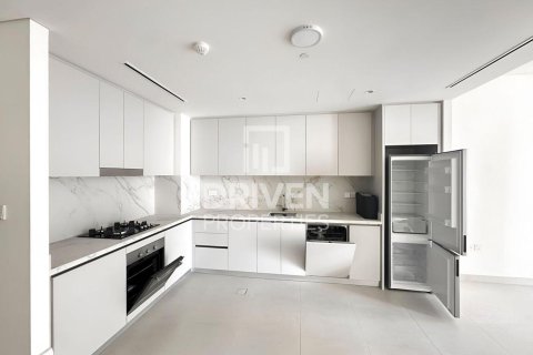 1 bedroom Apartment in EMAAR Beachfront, UAE No. 139100 10