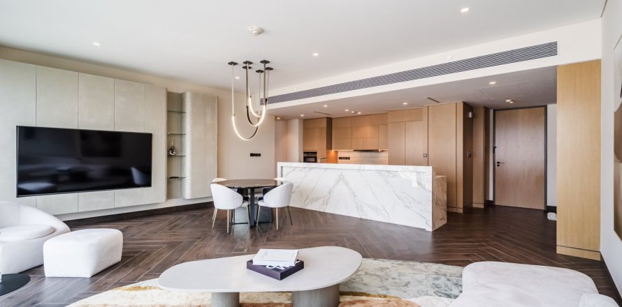 Apartment de 2 dormitorios en Zabeel, UAE No. 183223