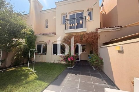 Townhouse de 3 dormitorios  No. 115772 2