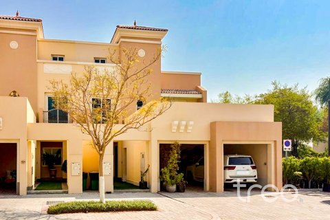 Villa de 4 dormitorios en Victory Heights, UAE No. 206104