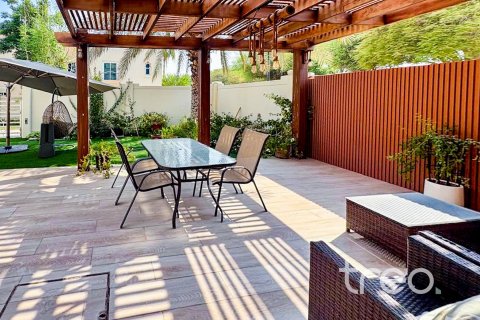 Villa de 4 dormitorios en Victory Heights, UAE No. 206104 4