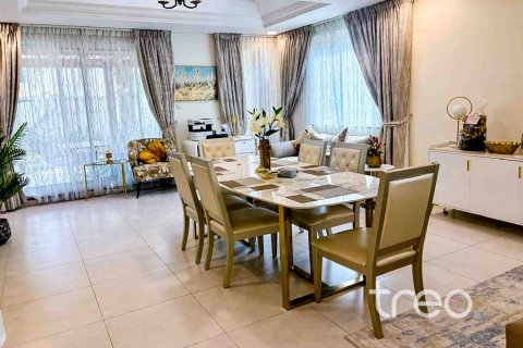 Villa de 4 dormitorios en Victory Heights, UAE No. 206104 8