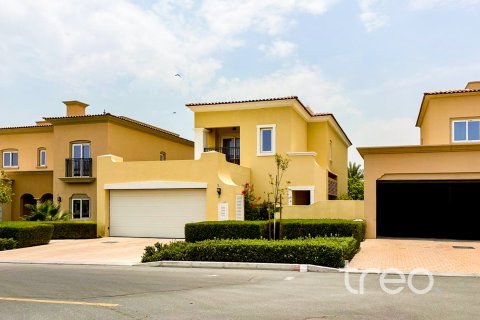 Villa de 3 dormitorios en Villanova, UAE No. 206108