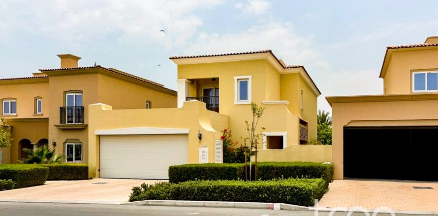 Villa de 3 dormitorios en Villanova, UAE No. 206108