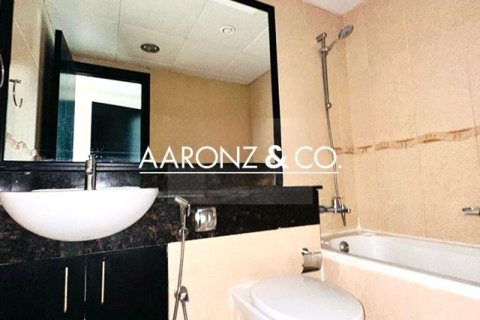 Квартира с 2 спальнями в Джумейра Лейк Тауэрс, ОАЭ №132715 12