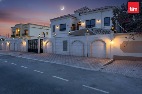 6 bedrooms Villa  No. 131375 2