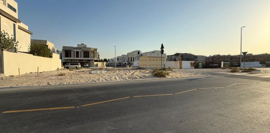 463.5m² Land in Dubai, UAE No. 205327