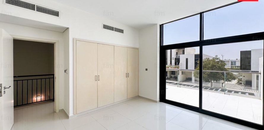 Villa de 3 chambres à Dubai, UAE No. 205329