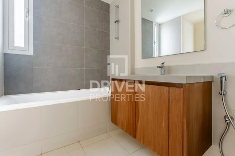 Appartement de 2 chambres à EMAAR South, UAE No. 202174 16