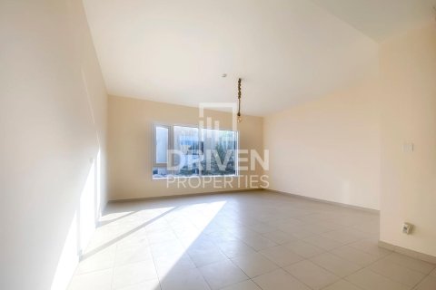 Appartement de 2 chambres à EMAAR South, UAE No. 202174 4