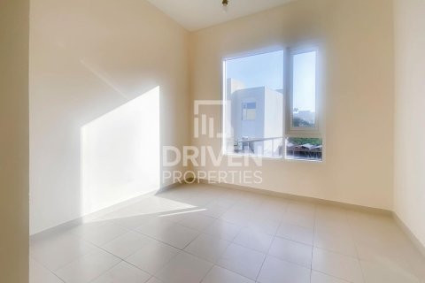 Appartement de 2 chambres à EMAAR South, UAE No. 202174 8
