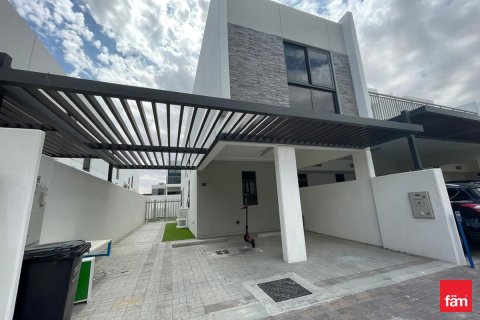 Villa de 3 dormitorios en Dubai, UAE No. 143456