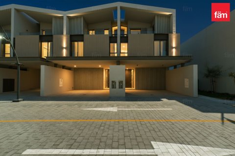 3 bedrooms Townhouse in Dubai, UAE No. 143461