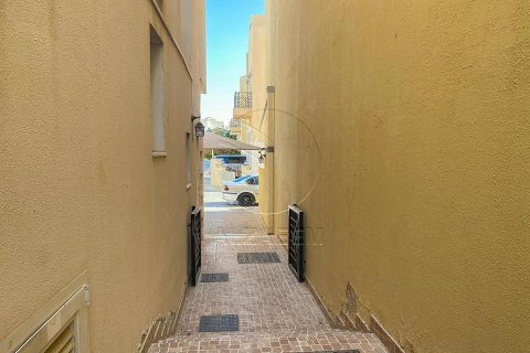 Villa de 5 dormitorios en Al Qurm, UAE No. 90981 15