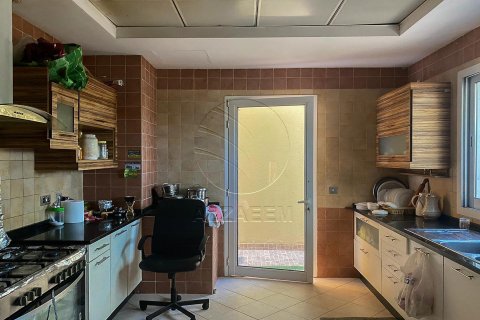 Villa de 5 dormitorios en Al Qurm, UAE No. 90981 12