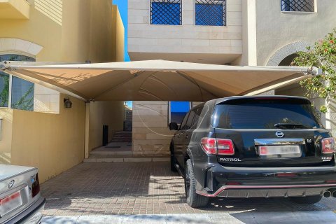 Villa de 5 dormitorios en Al Qurm, UAE No. 90981 7
