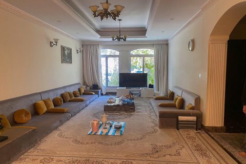 Villa de 5 dormitorios en Al Qurm, UAE No. 90981 22