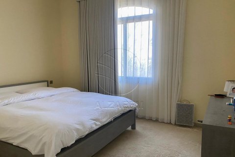 Villa de 5 dormitorios en Al Qurm, UAE No. 90981 18
